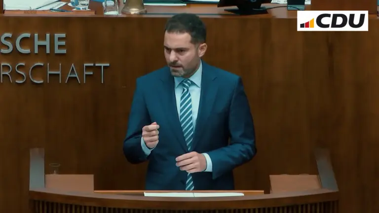 Oghuzan Yazici in der Bremischen Bürgerschaft